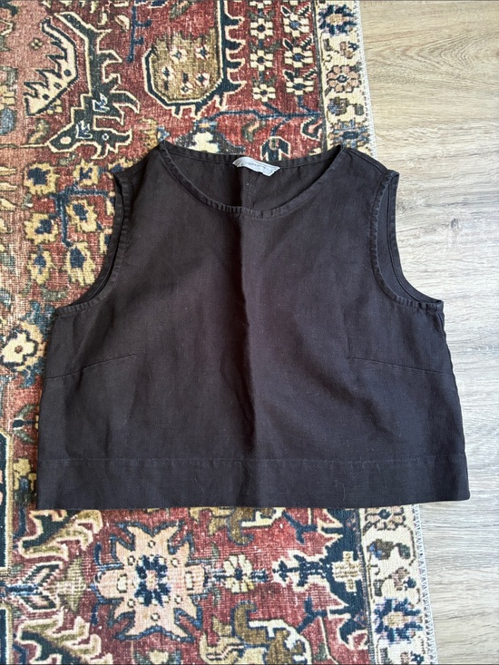 Elizabeth Suzann Tops - Elizabeth Suzann Black Sleeveless Crop Tank